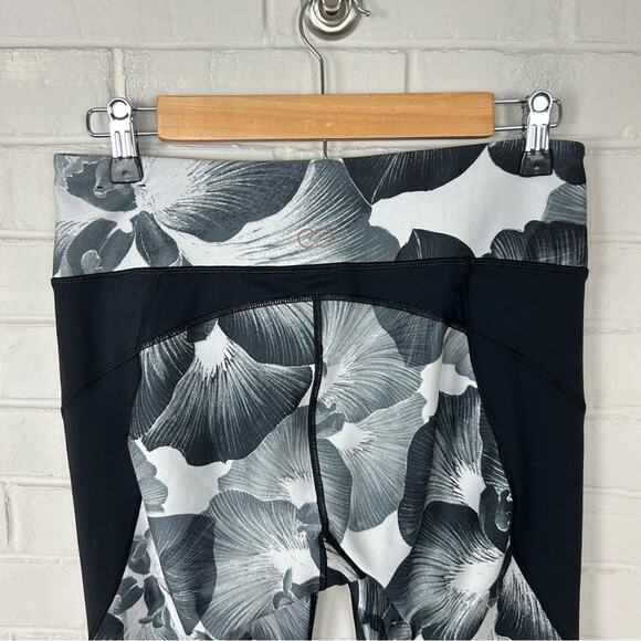 Calia by Carrie Underwood Dark Floral Mesh Athletic Leggings Size M - Picture 8 of 10